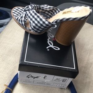 Qupid black white fabric size seven